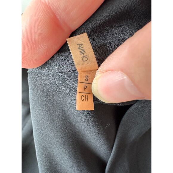 Tahari Split Neck Sleeveless Black Blouse Size Small - Picture 5 of 7